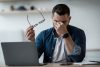 occhi stanchi in ufficio cosa fare?
